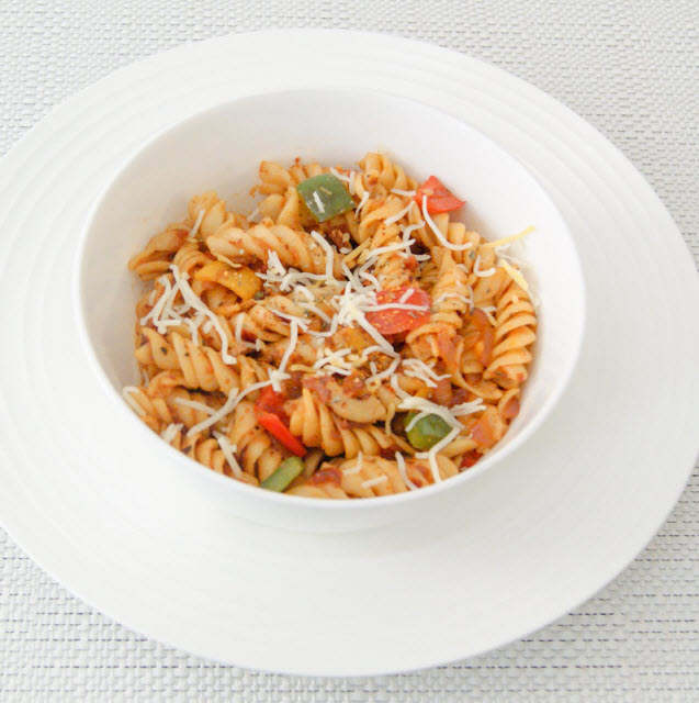 Red pasta is a very popular Italian dish. Surely kids will love it. Here you will find a simple recipe for Red Pasta. You can send it in a lunch box or you enjoy it yourself at any time.